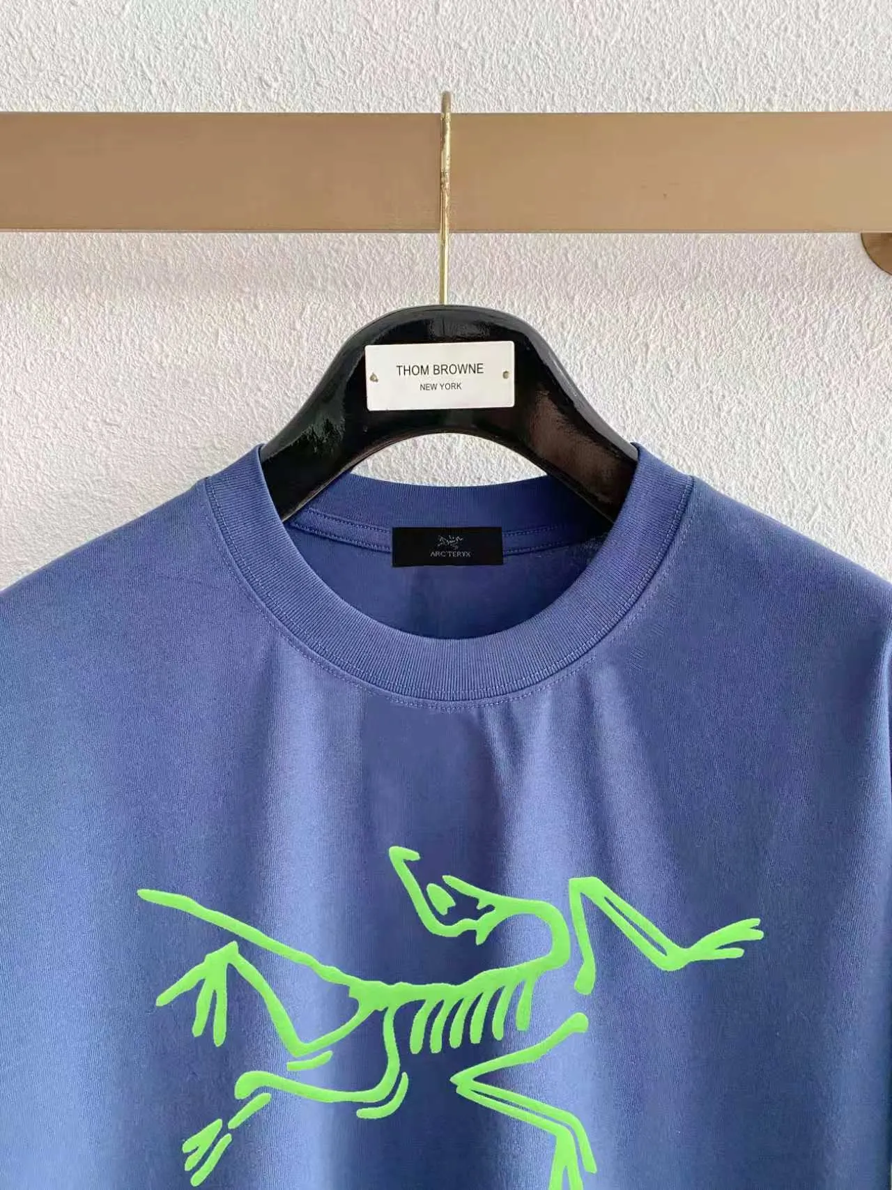 Arc’ter/ logo New Arrival ， ， ， ， T Same Style。 :Black White Blue Gray Size:S（90-130 ） M（125-140 ） L（135-160 ） XL（160-180 ） XXL（180 ）